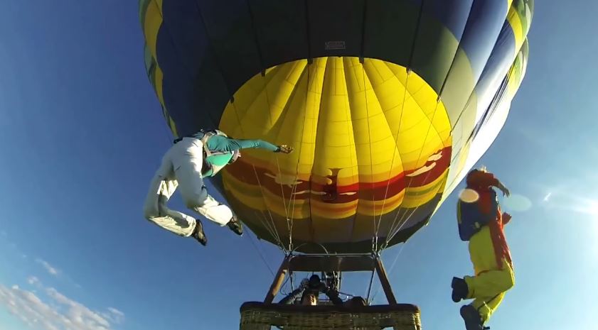 Faire du Base Jumping à partir d'une montgolfière? Pourquoi pas!