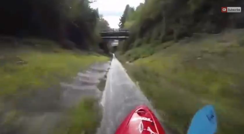 Une descente de Kayak ridiculement folle!