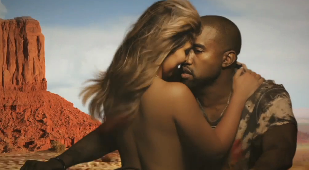 Kim Kardashian topless dans le nouveau clip de Kanye West