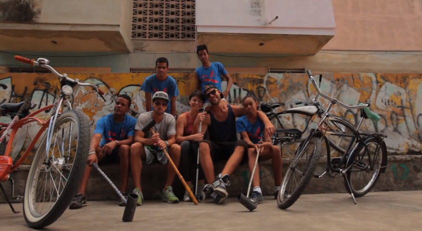 Match de bike polo Canada-Cuba pour Travel Basecamp