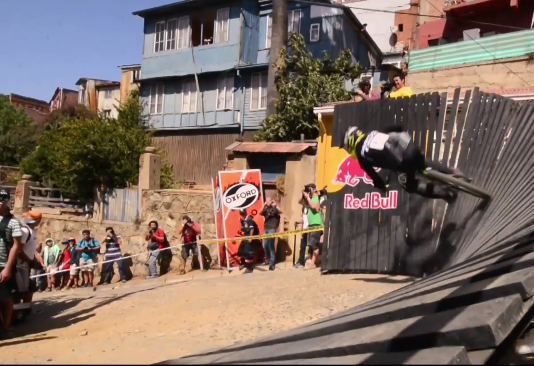 Le Red Bull Valparaiso, une compétition de MTB pas comme les autres