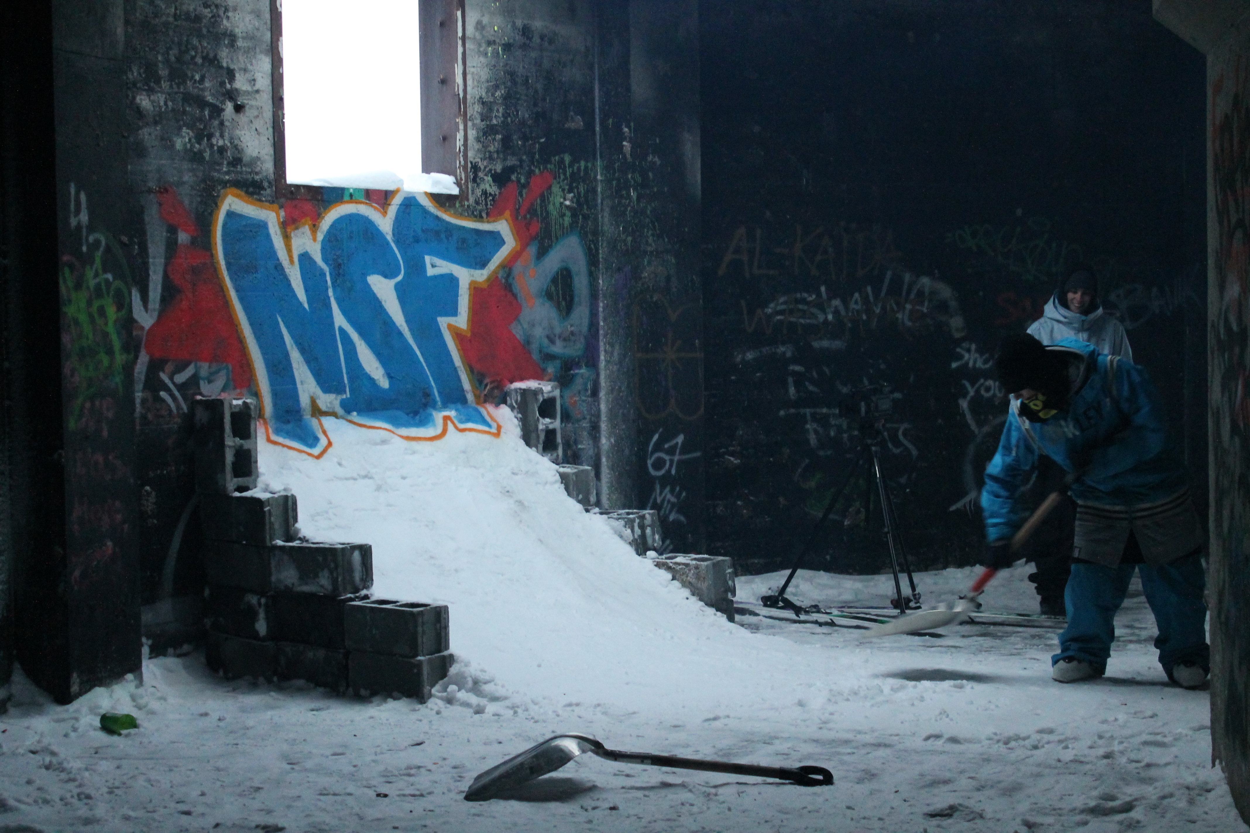 TBT: Backstage pendant les shootings de la compagnie de films de ski NSF au vieux château!