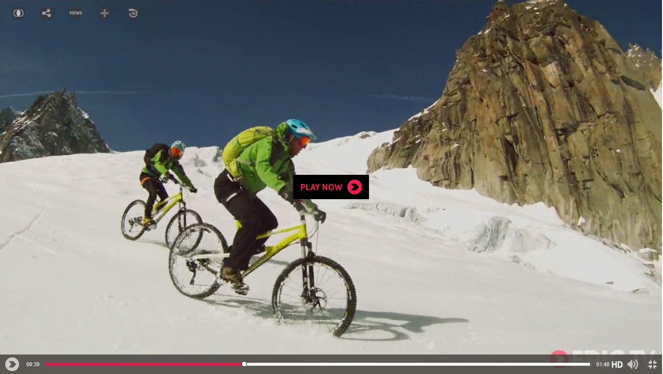 16 km à vélo… sur la neige : ces mountain bikers n'ont pas froid aux yeux!
