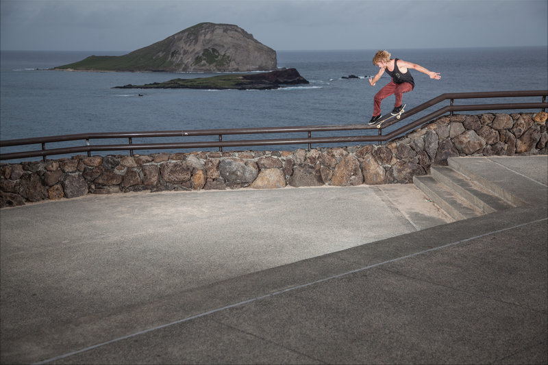 Sept canadiens s’offrent une ride de skate à Hawaï