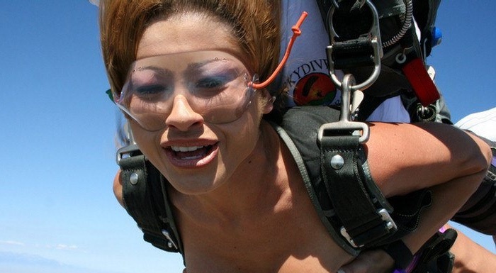 Nude Skydiving? Yep, That's A Thing. 15 Photos That Will Make You Want To Jump Right Now!