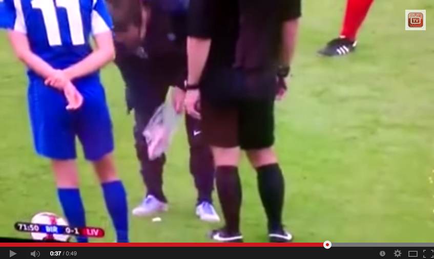 Well This is Awkward: Pick your tampon of the pitch [Video]