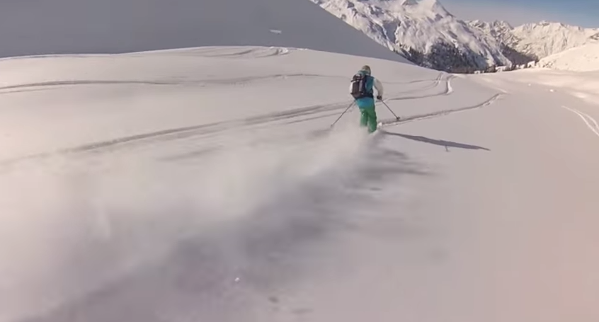 Moment zen : Un POV de ski planant pour te calmer les nerfs.